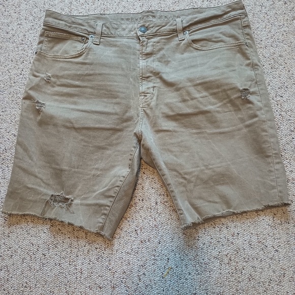 American Eagle Men's Tan Distressed Shorts - Picture 7 of 7